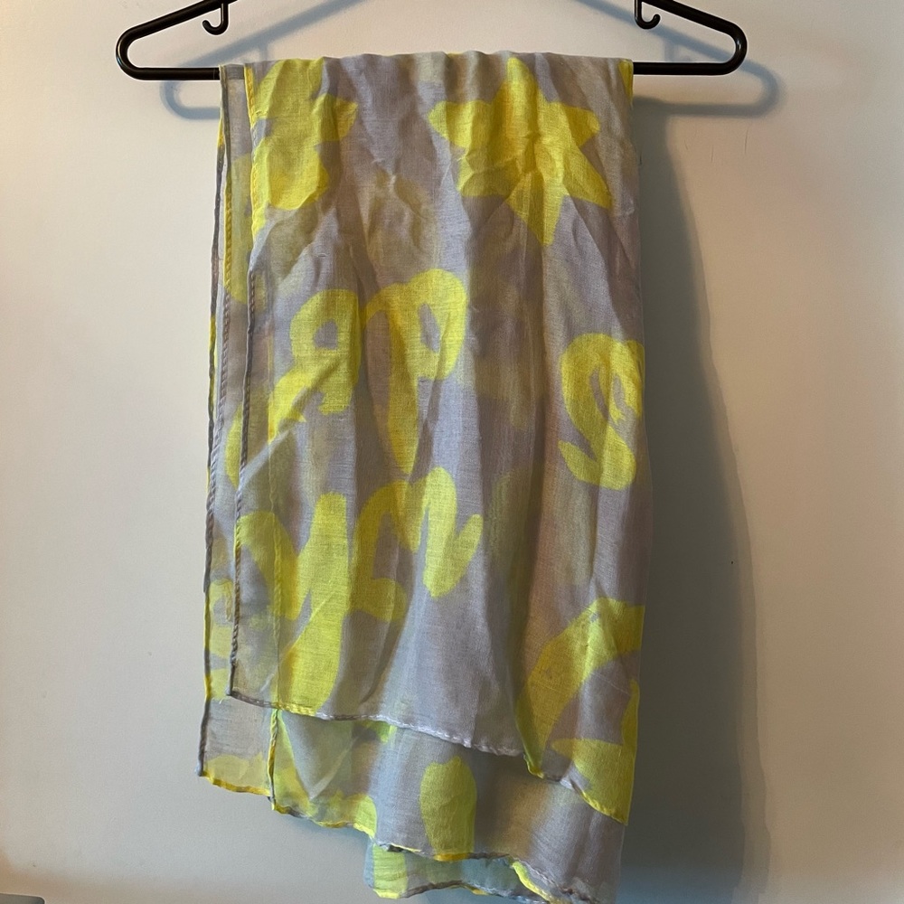 💜HostPick💜 🛍3 for $25🛍 Graffiti Scarf